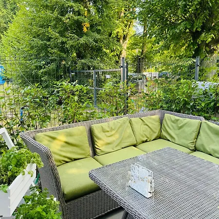 Siesta Pensjonat, 홀리데이파크 레왈