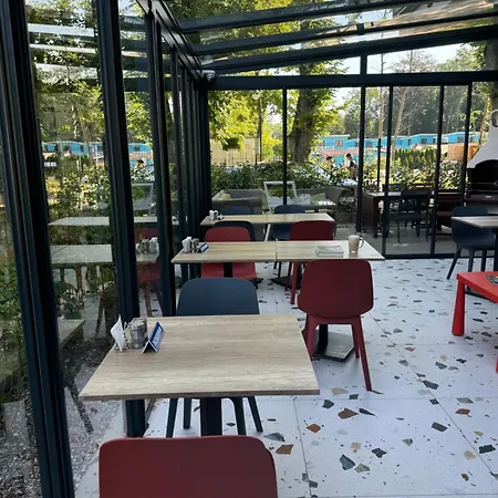 Parco vacanze Siesta Pensjonat, Z Placem Zabaw Rewal