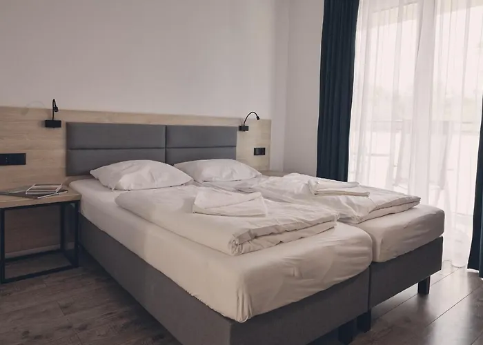 Siesta Pensjonat, Rewal